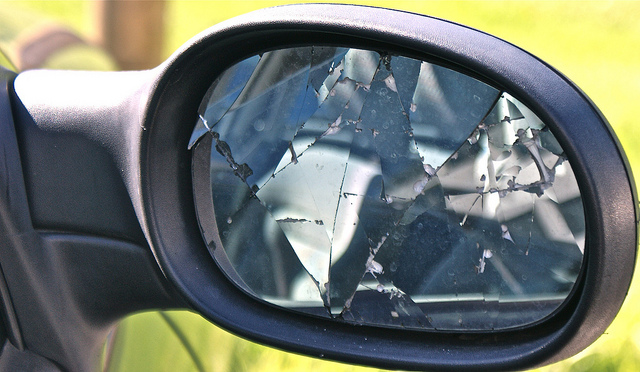 broken car mirror
